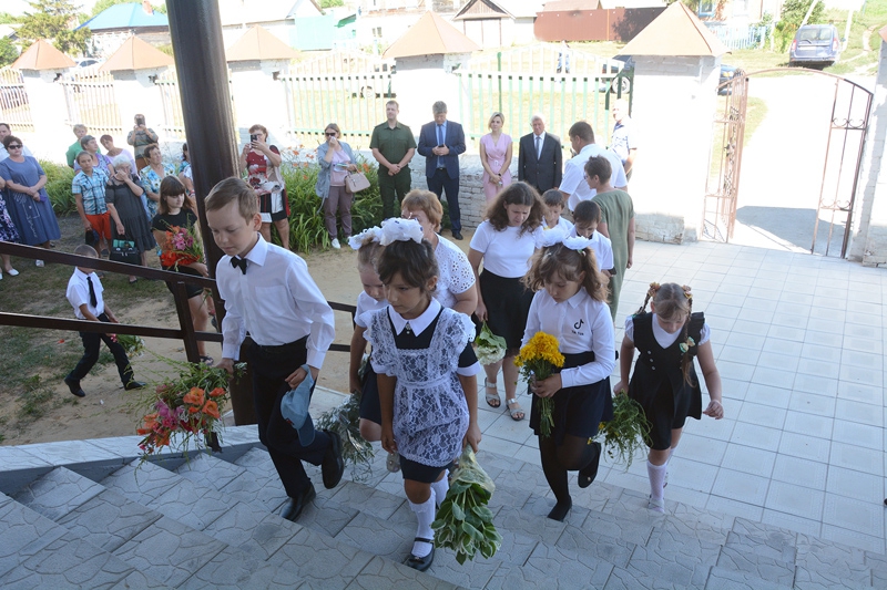 В Вязовке открыли мемориальную доску герою СВО на Украине