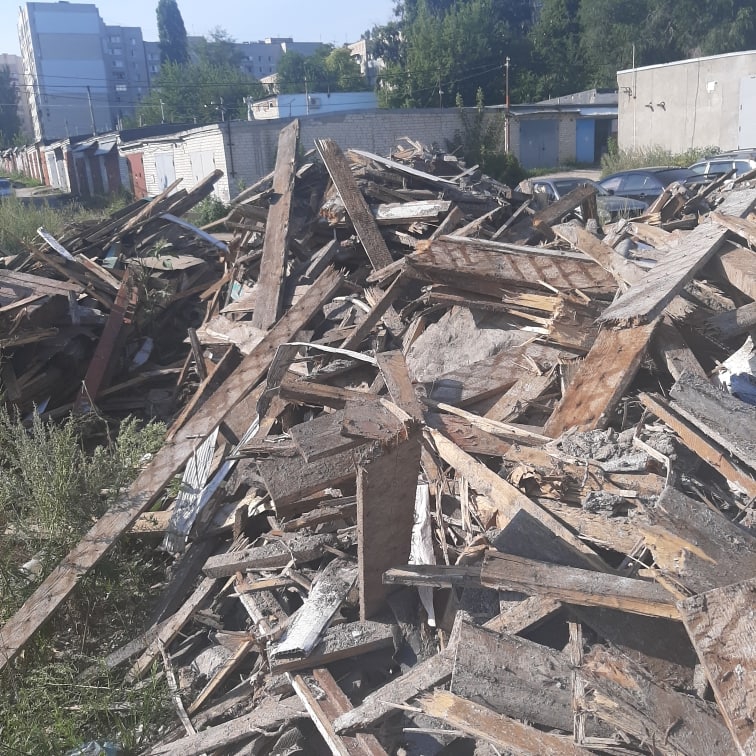 В Заводском районе устроили свалку строительного мусора