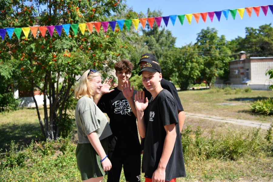 В саратовский оздоровительный центр прибыли 83 ребенка из ЛНР