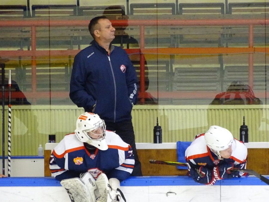 Саратовские хоккеисты победно открыли сезон-2022/23