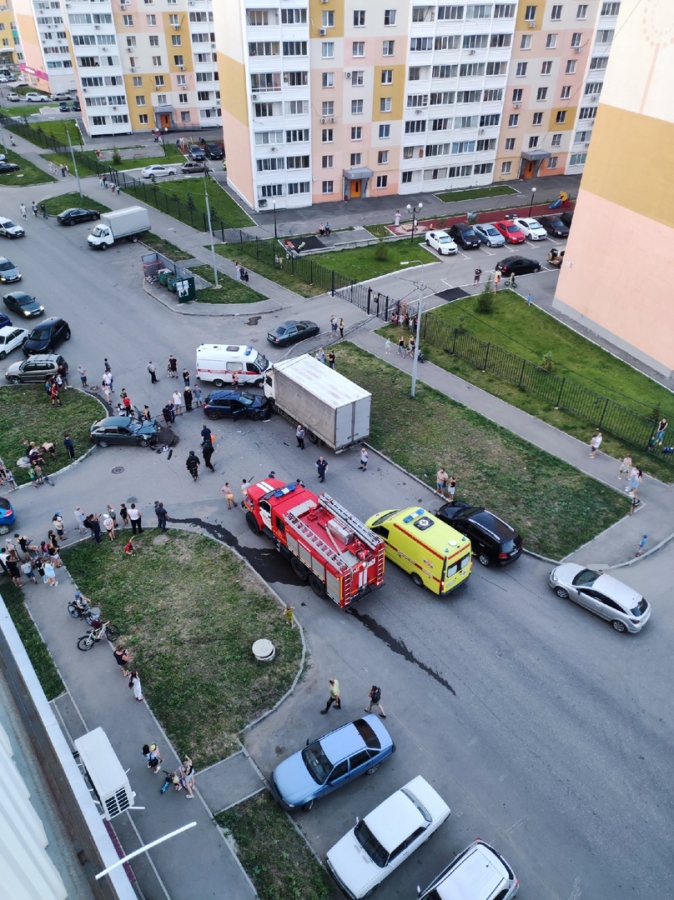 В Солнечном-2 два человека пострадали в массовом ДТП