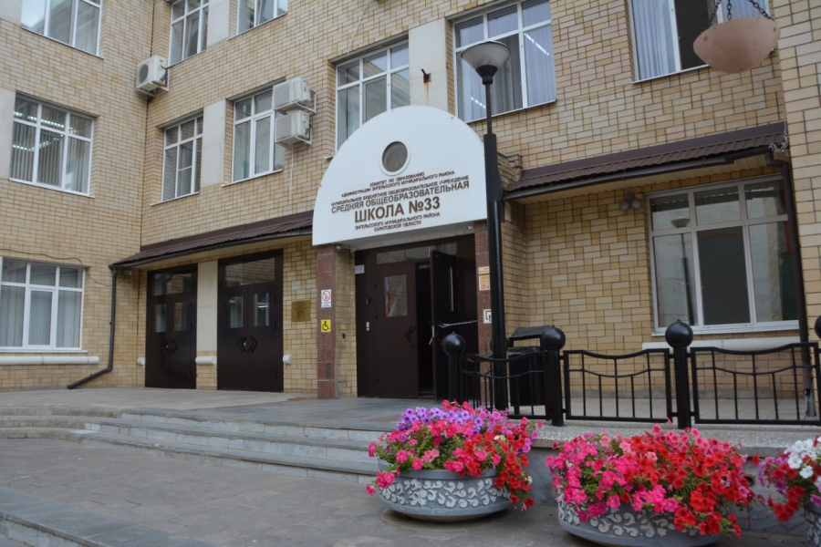 Педагоги рассказали энгельсскому главе Плеханову о дистанционке и переполненности школ