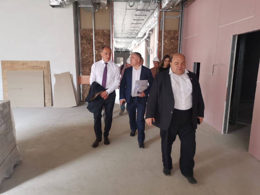 Главный онколог Москвы высоко оценил проект строящегося в Саратове диспансера