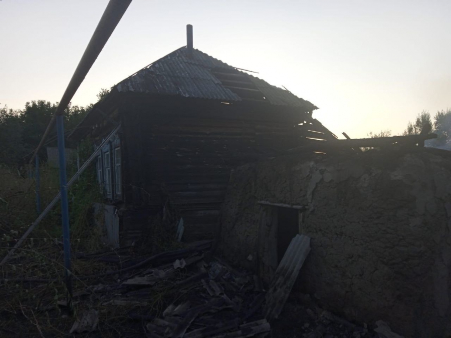 Пугачевцы спасли куриц от гибели на пожаре