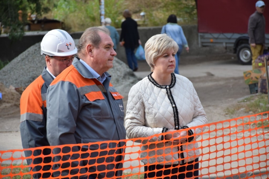 Мокроусова пожурила подрядчика «Т Плюс» за сброс мусора в овраг на Технической