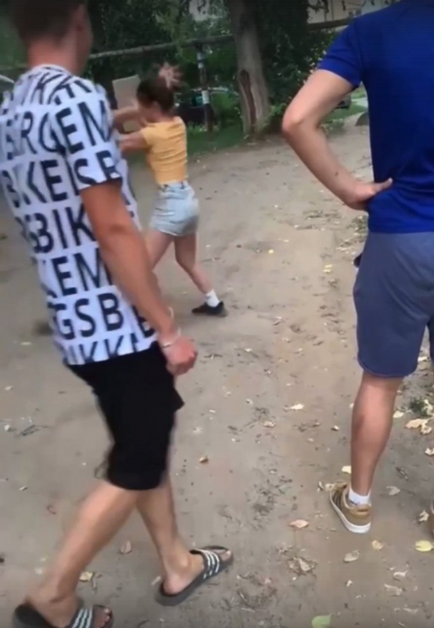 В Энгельсе прокуратура начала проверку из-за сообщения о драке девочек