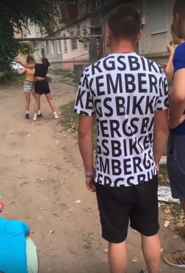 В Энгельсе прокуратура начала проверку из-за сообщения о драке девочек