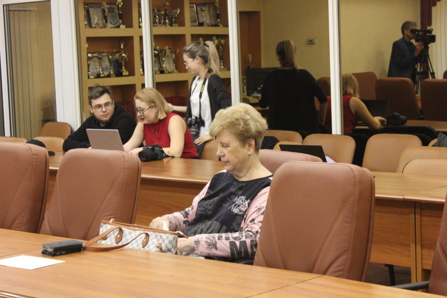 В облдуме обсудили неполные сведения о доходах депутата Анидалова