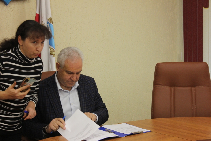 В облдуме обсудили неполные сведения о доходах депутата Анидалова