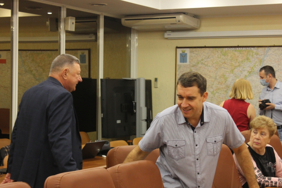 В облдуме обсудили неполные сведения о доходах депутата Анидалова