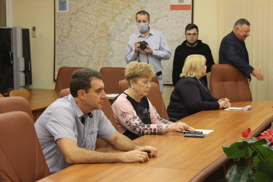 В облдуме обсудили неполные сведения о доходах депутата Анидалова