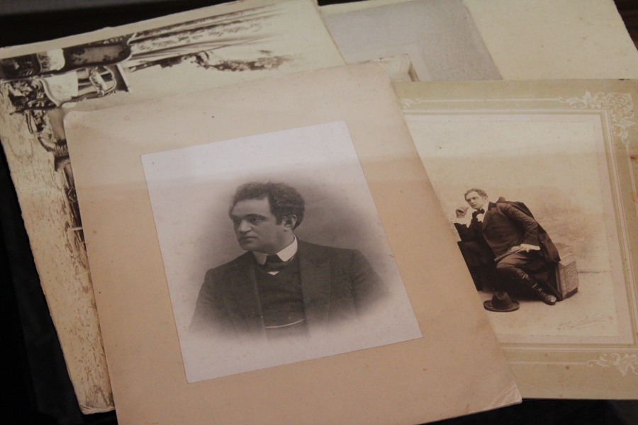 В Саратовской консерватории показали рояль Рахманинова и рассказали о призраке