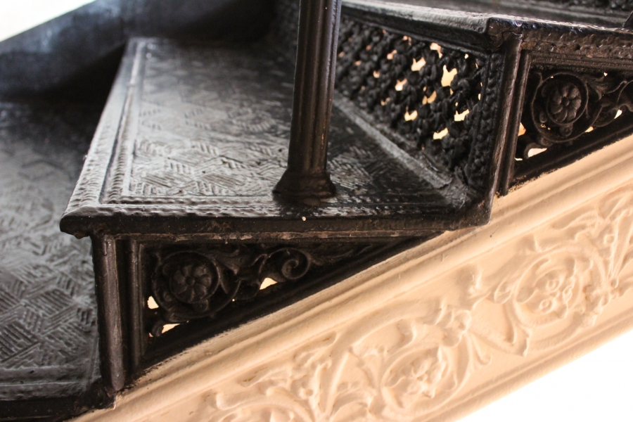 В Саратовской консерватории показали рояль Рахманинова и рассказали о призраке