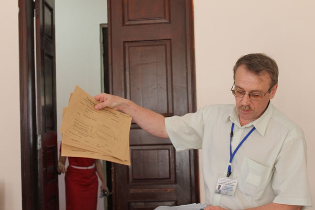 Министр образования и журналисты сдали ЕГЭ