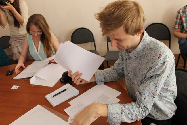 Министр образования и журналисты сдали ЕГЭ