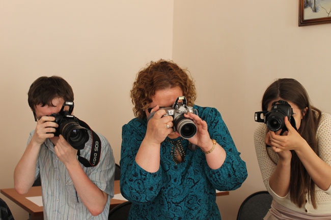 Министр образования и журналисты сдали ЕГЭ