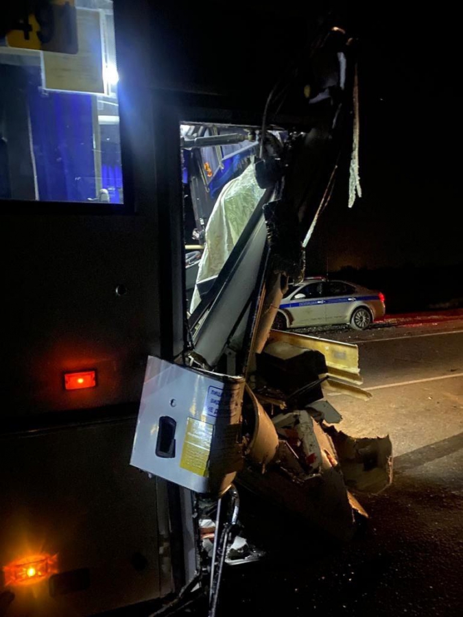 В Саратове 5 человек пострадали в столкновении автобуса и «КамАЗа»