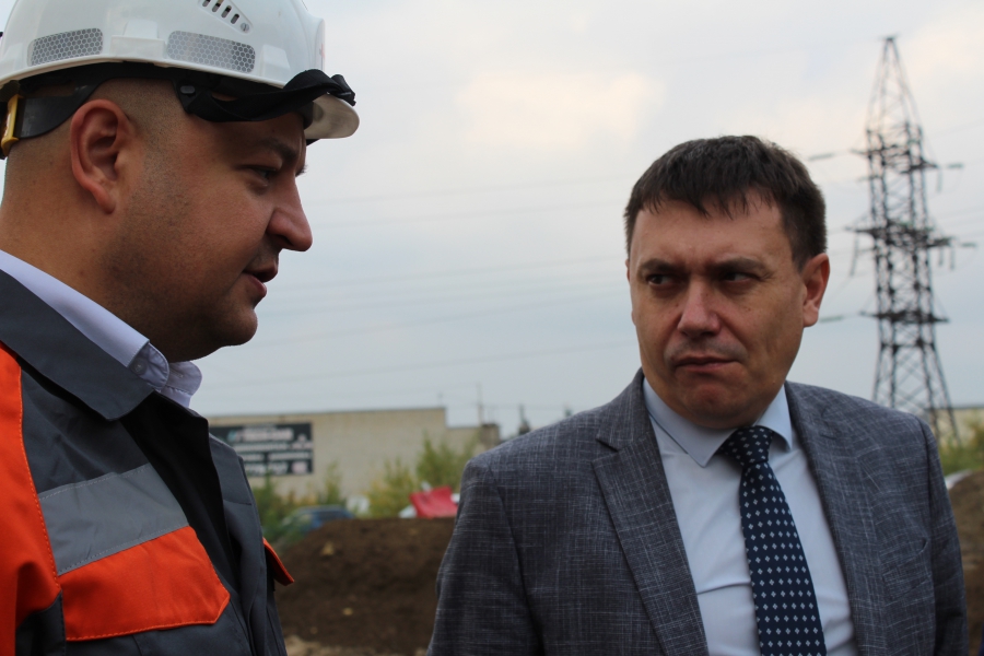 Мигачев и Мокроусова осмотрели место затянувшихся работ «Т Плюс» на Октябрьской