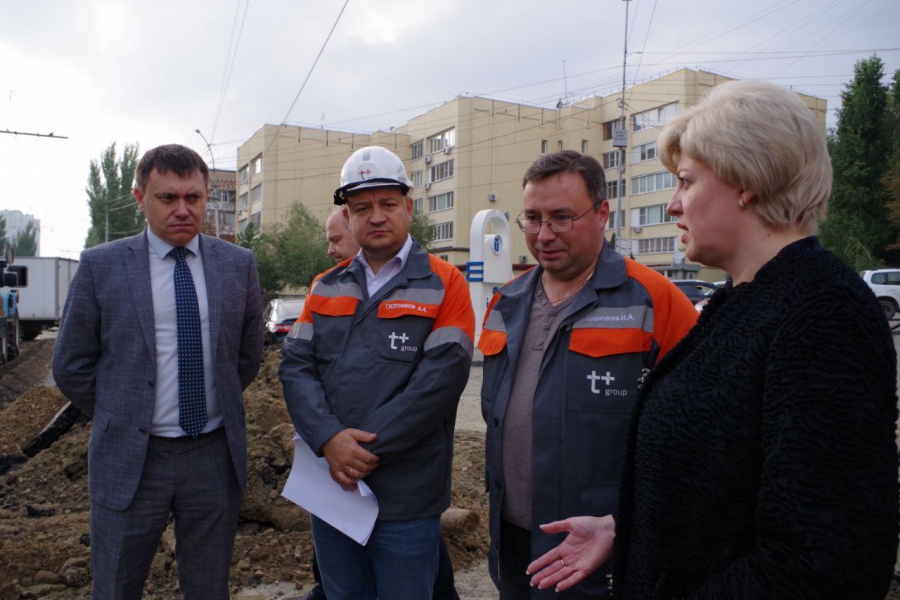 Мигачев и Мокроусова осмотрели место затянувшихся работ «Т Плюс» на Октябрьской