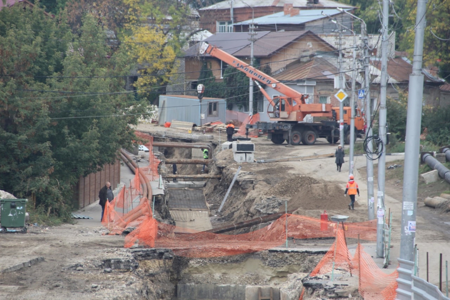 Мигачев и Мокроусова осмотрели место затянувшихся работ «Т Плюс» на Октябрьской