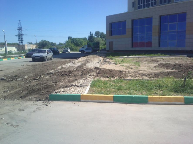 Саратовцы возмущены намерениями возвести парковку вместо детской площадки