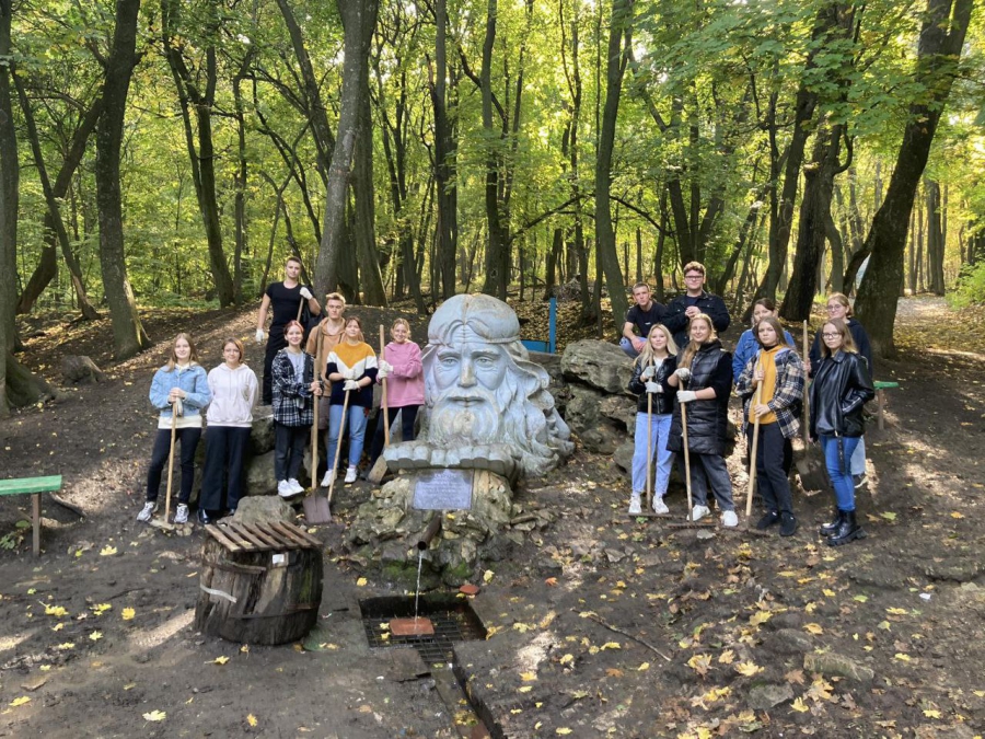 С Кумысной поляны вывезли 12 кубометров мусора