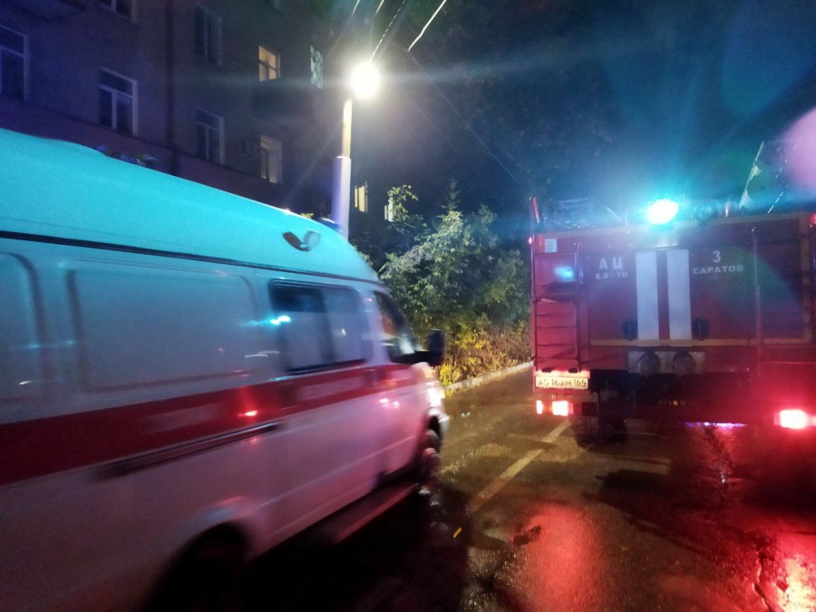 В Саратове из общежития СГМУ эвакуировали 270 человек из-за пожара. Есть пострадавшие
