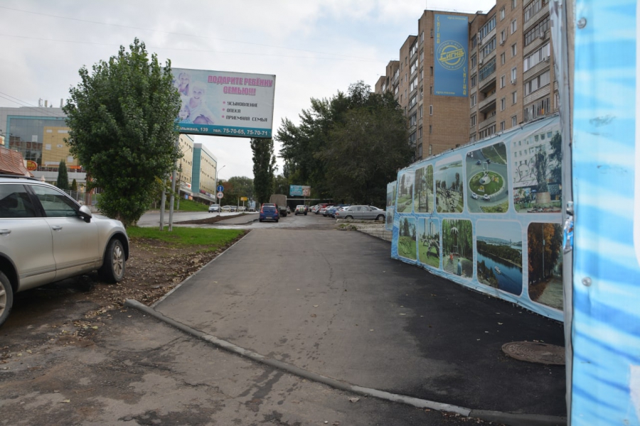 Плеханов потребовал от подрядчиков устранения недоработок при ремонте тротуаров в Энгельсе