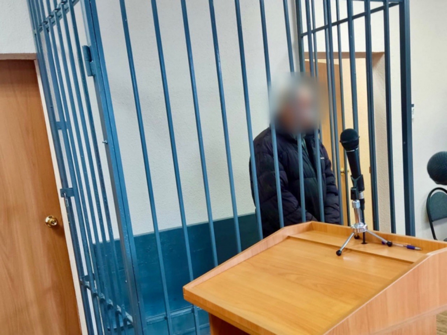 Жителя Максимовки задержали за сексуальное насилие над односельчанкой