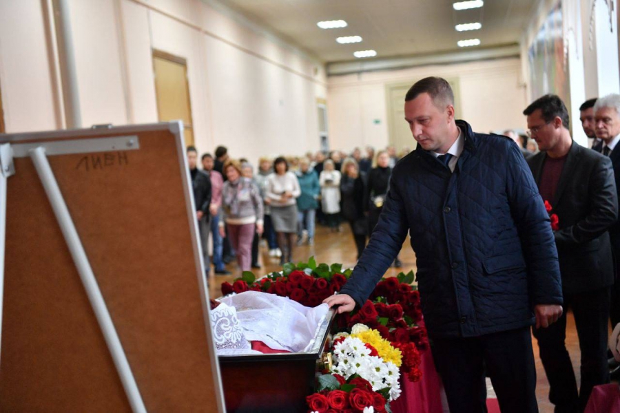 В Саратове простились с основателем Лицея-интерната естественных наук Галиной Коннычевой