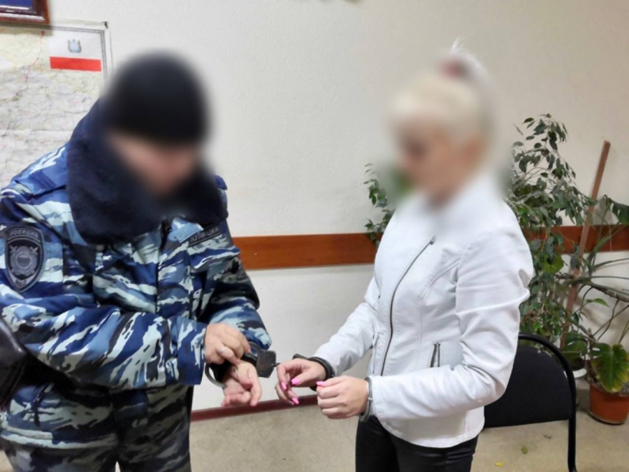 В Балашове сотрудницу полиции задержали за фальсификацию доказательств