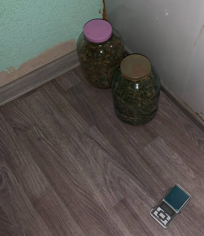 В Солнечном полицейские поймали торговца марихуаной