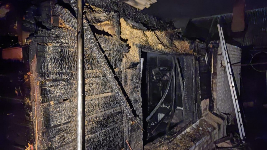 При пожаре в Увеке погибли женщина и двое ее детей