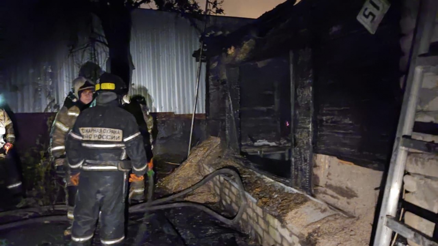 При пожаре в Увеке погибли женщина и двое ее детей