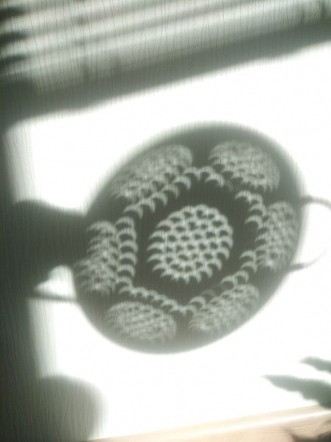 Саратовцы в соцсетях делятся снимками солнечного затмения