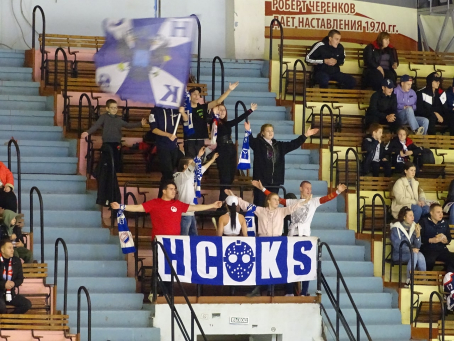 «Кристалл» крупно победил лидера Первенства ВХЛ