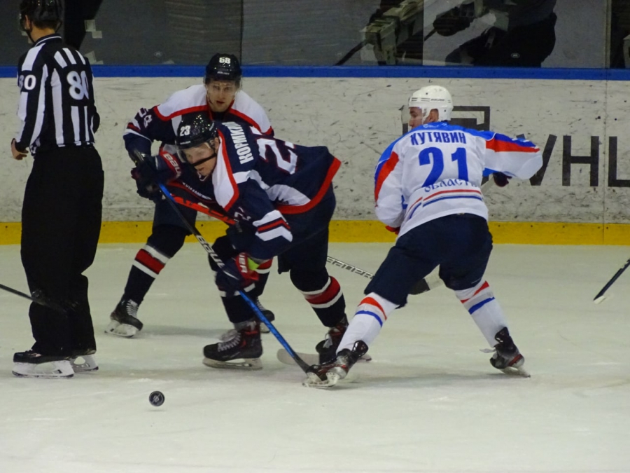 «Кристалл» крупно победил лидера Первенства ВХЛ