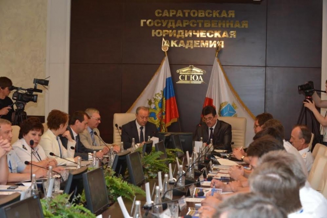 Замгенпрокурора РФ обсудил в Саратове проблему «семейного дебоширства»