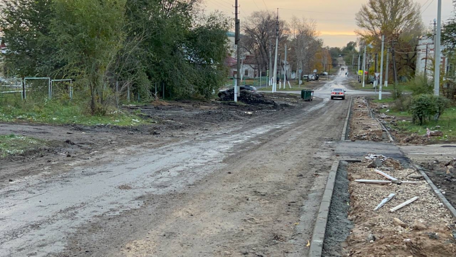 Панков раскритиковал тротуар в Хвалынске: Подрядчика надо в список недобросовестных