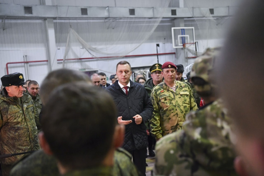 Саратовские мобилизованные попросили Бусаргина за счет экипировки раздать подарки детям