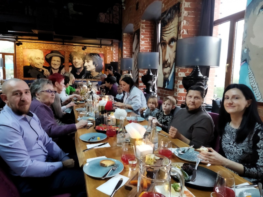 Певица Валерия попрощалась в Саратове с умершим дядей