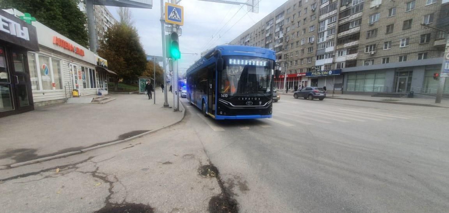 На Чернышевского женщина попала в больницу после падения в троллейбусе №4