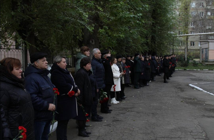В Саратове открыли мемориальную доску погибшему в СВО Дмитрию Речману