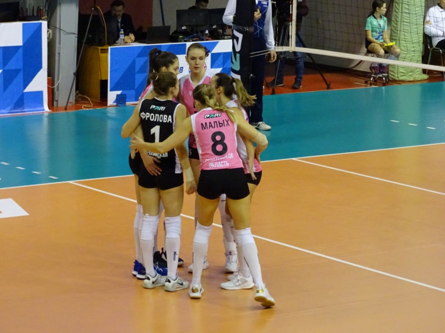 «Протон» дома обыграл 25-кратных чемпионок страны