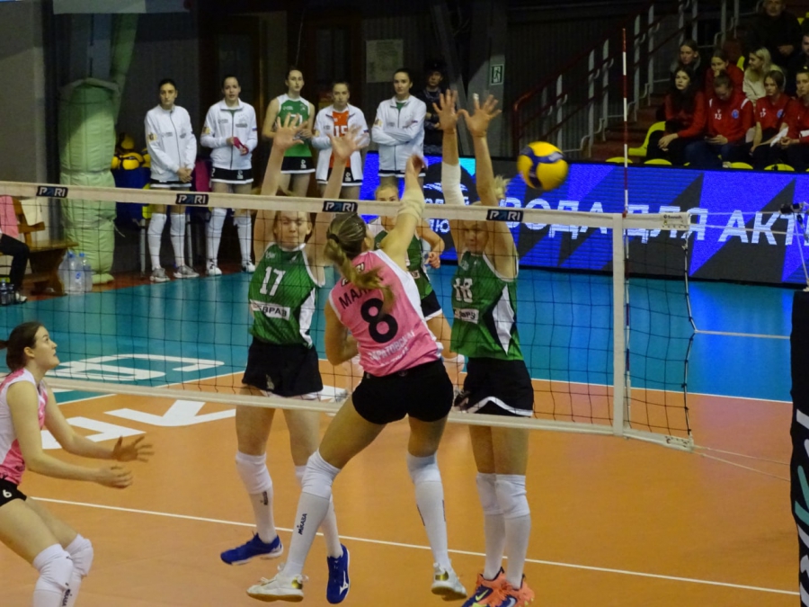 «Протон» дома обыграл 25-кратных чемпионок страны