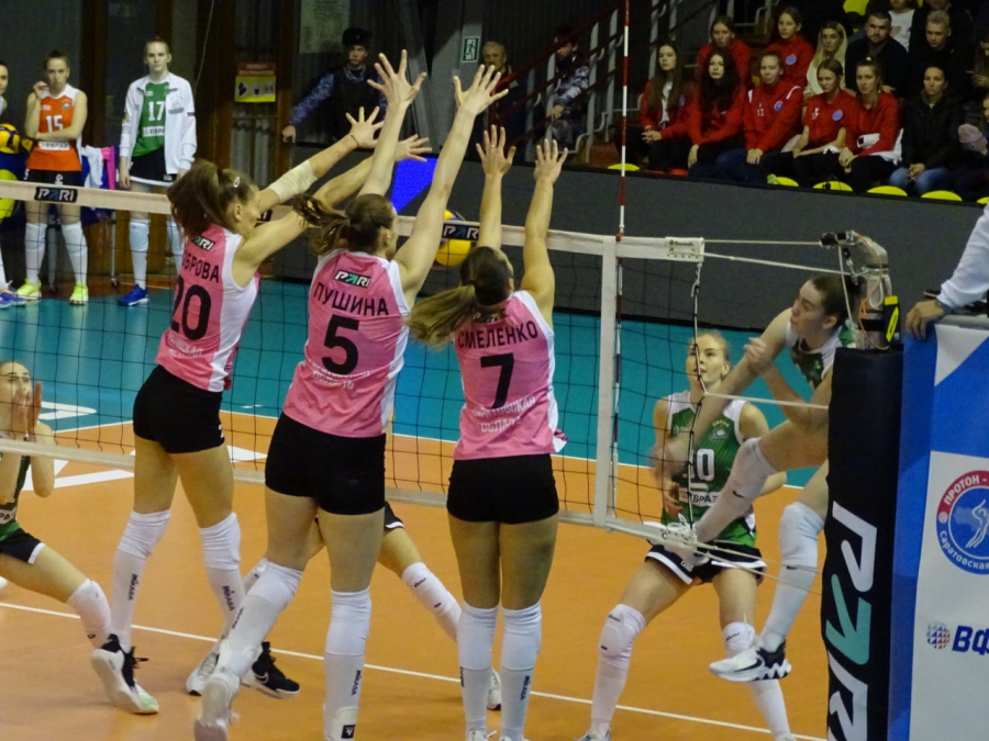 «Протон» дома обыграл 25-кратных чемпионок страны