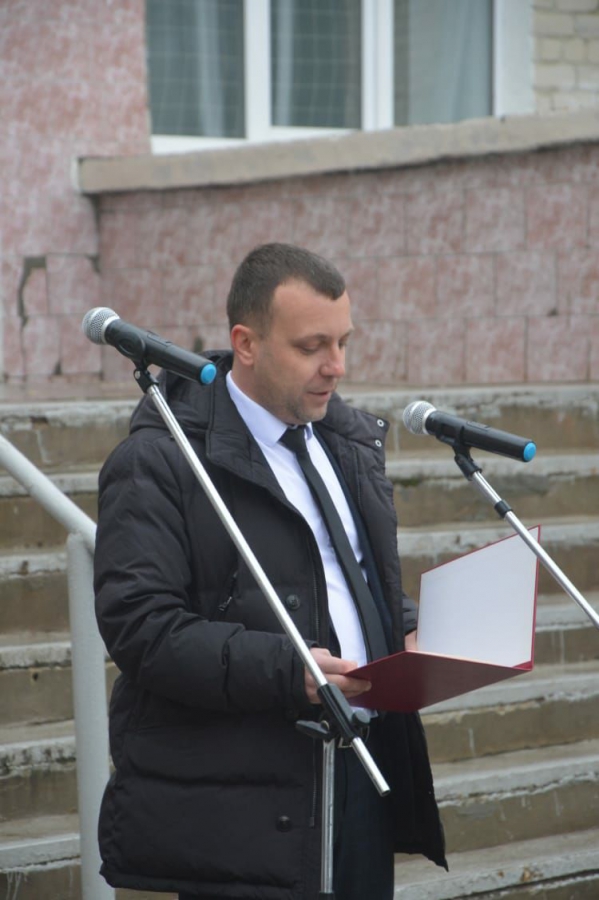 В Шиханах открыли мемориальную доску в честь погибшего в СВО Александра Потапова