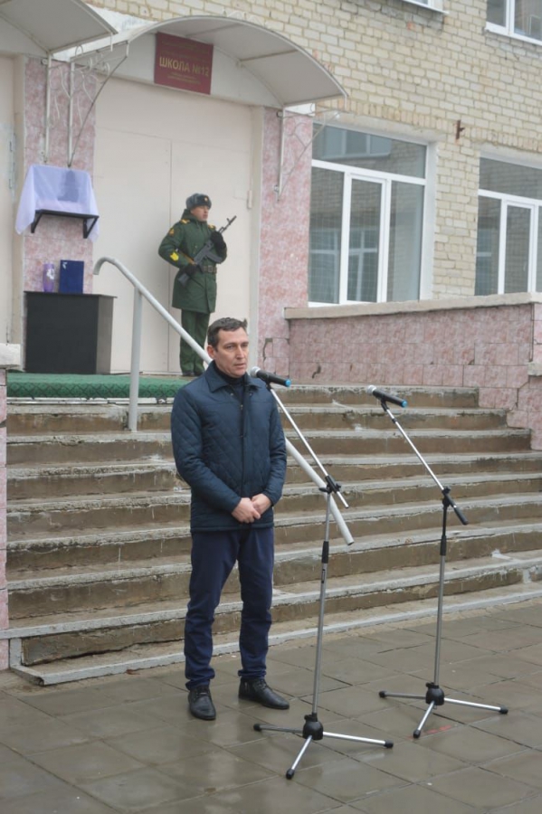 В Шиханах открыли мемориальную доску в честь погибшего в СВО Александра Потапова