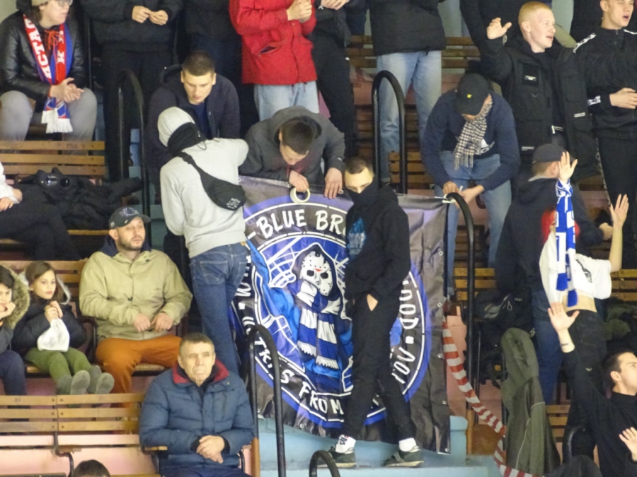 «Кристалл» и «Челны» не забросили ни шайбы за 65 минут