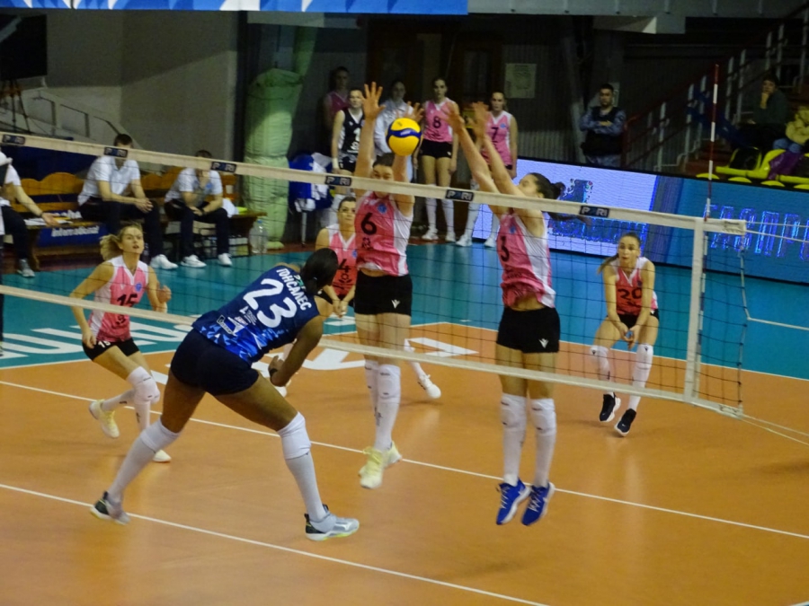 «Протон» дома обыграл казанских волейболисток